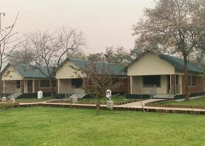 Yousha Safari Lodge