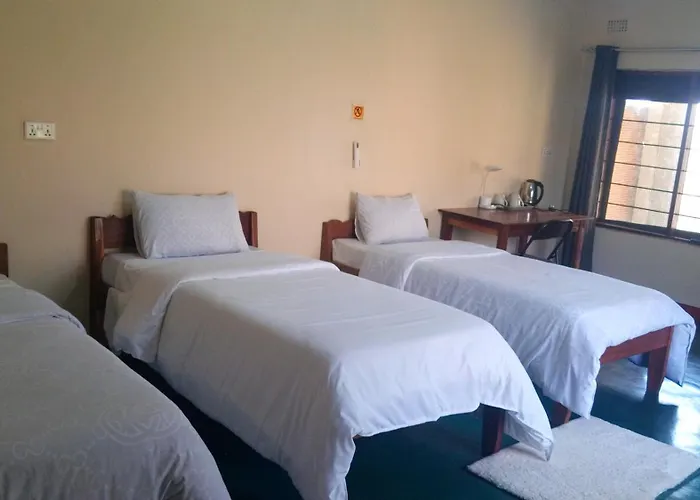 Royal South Luangwa Safaris Lodge